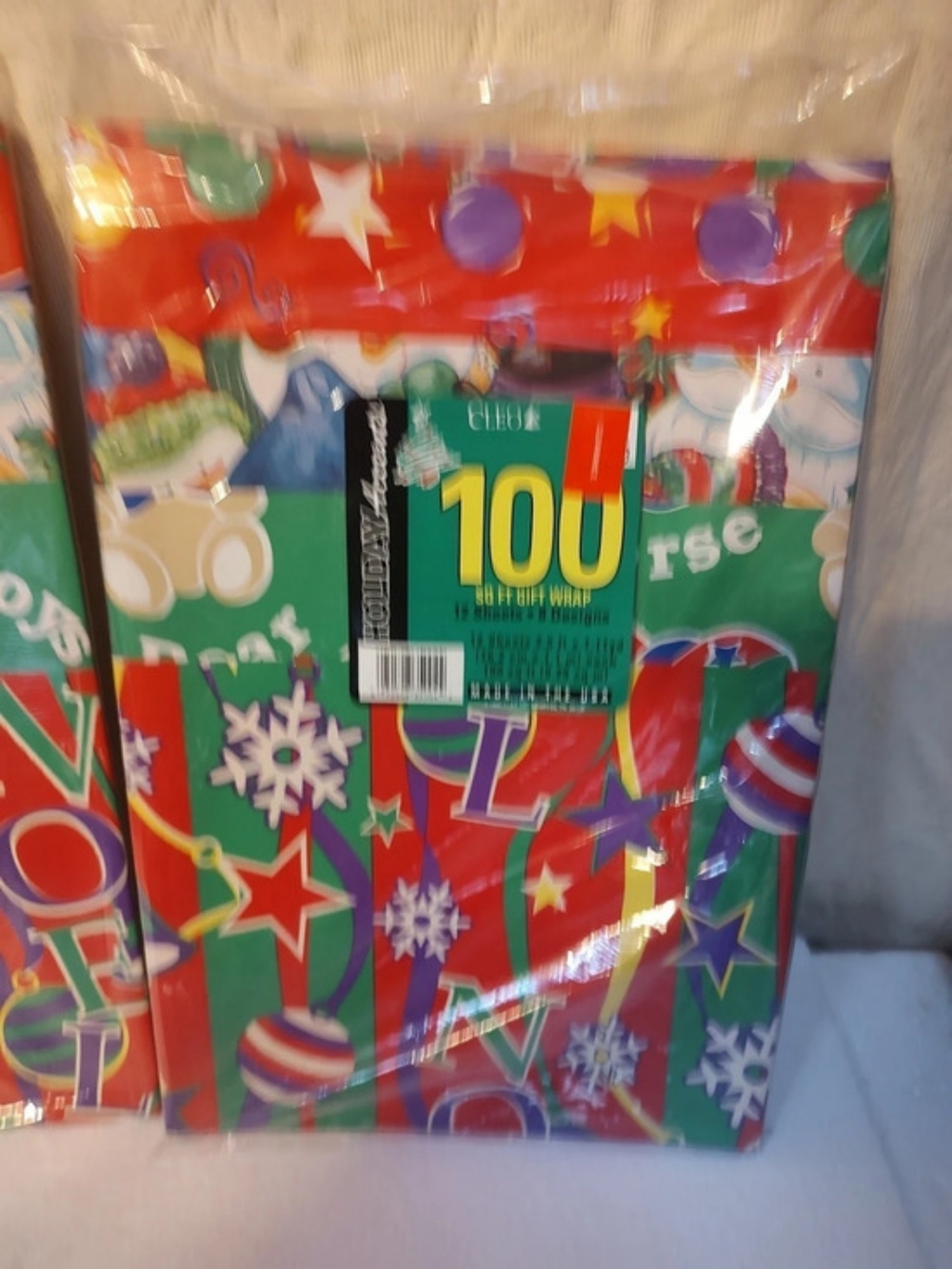 Cleo Holiday Accents 100 Sq Ft Gift Wrap 2 Packs